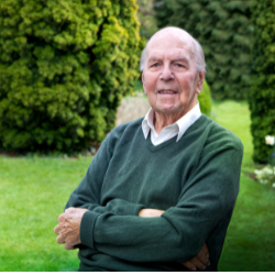 Black White Minimalist Aesthetic Initials Font Logo 4